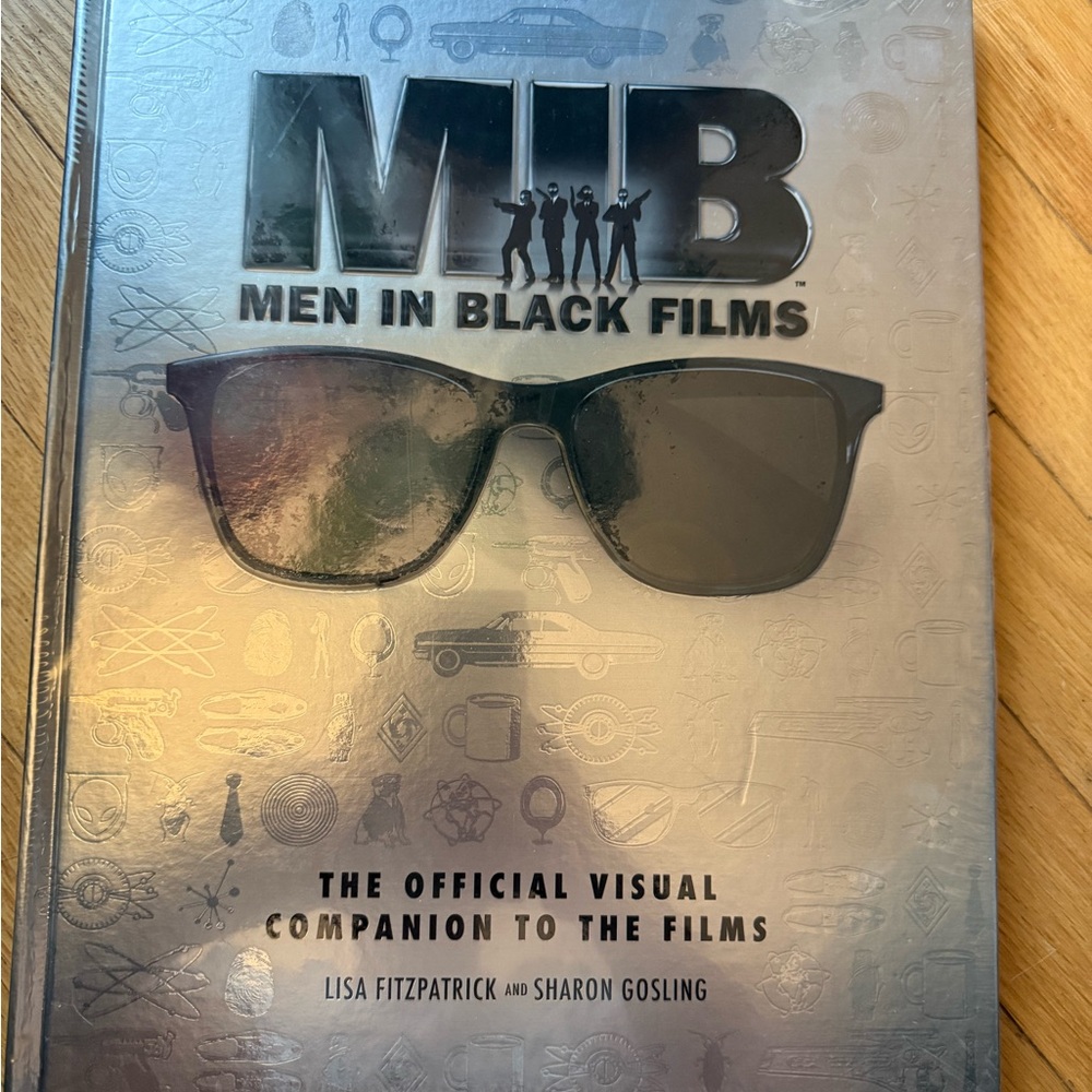 NEW MIB Men in Black The Official Visual Companion Book